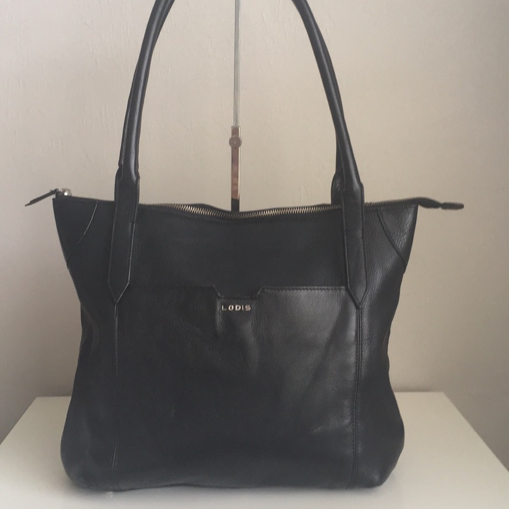 Beautiful LODIS black travel tote💕